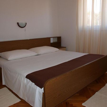 Apartments Mirja - 100M From The Beach & Parking Трогир Экстерьер фото