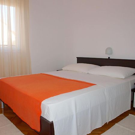 Apartments Mirja - 100M From The Beach & Parking Трогир Экстерьер фото