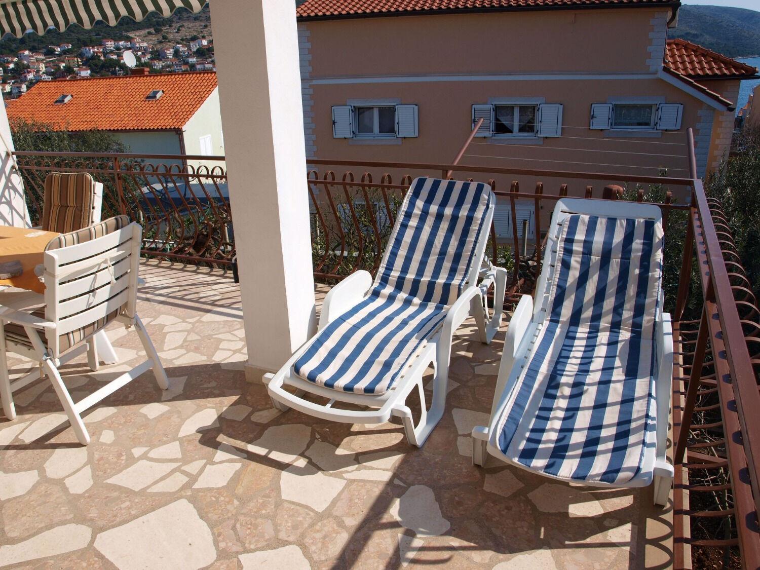Apartments Mirja - 100M From The Beach & Parking Трогир Экстерьер фото