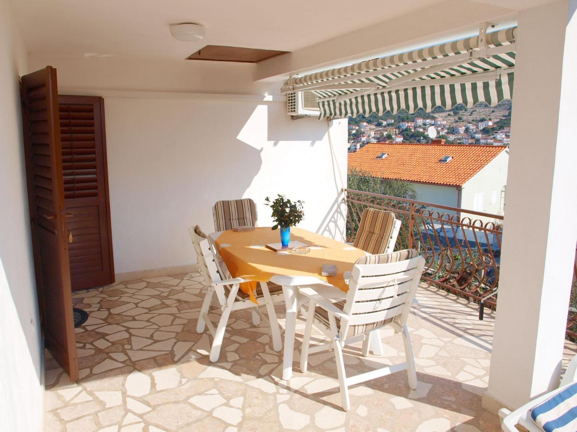 Apartments Mirja - 100M From The Beach & Parking Трогир Экстерьер фото