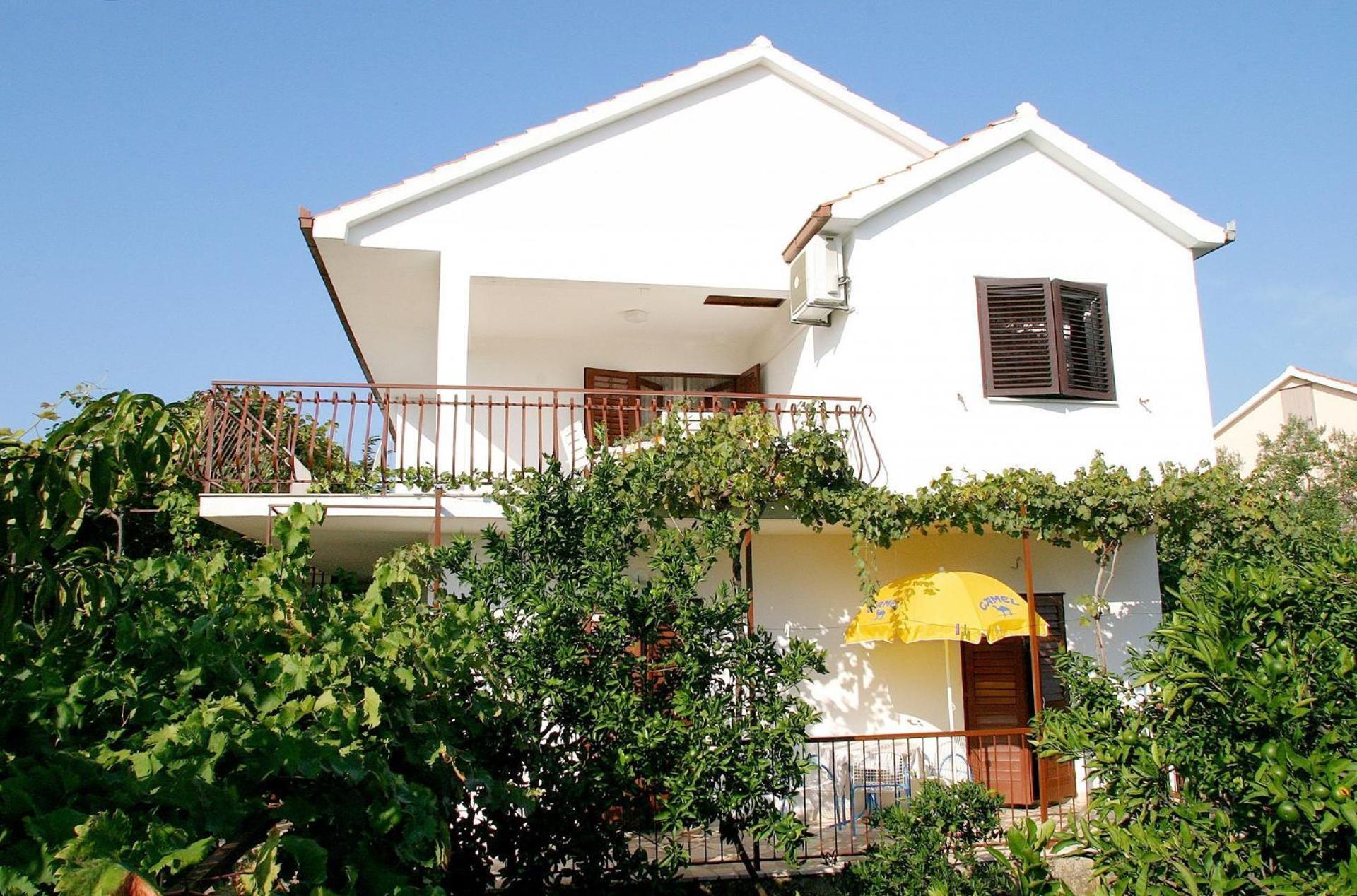 Apartments Mirja - 100M From The Beach & Parking Трогир Экстерьер фото