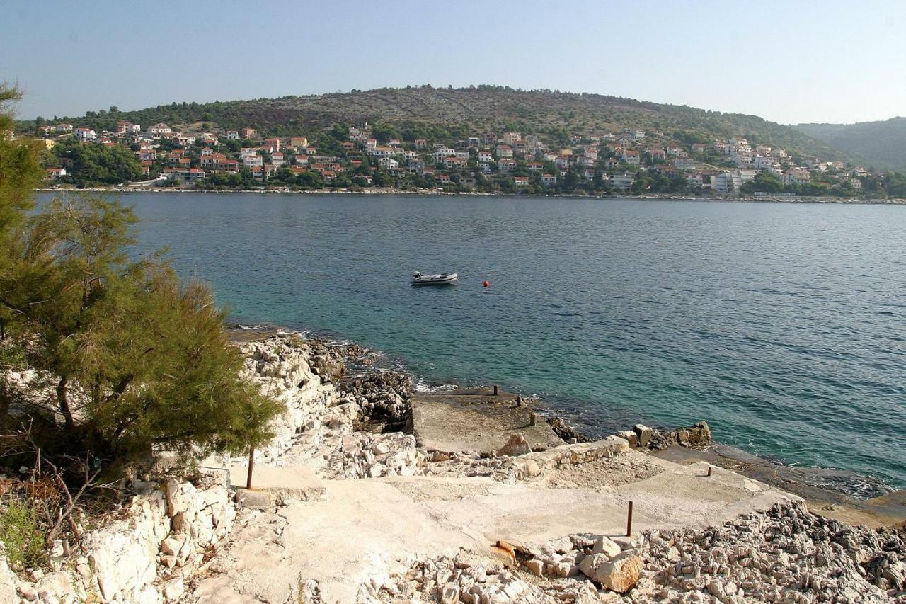 Apartments Mirja - 100M From The Beach & Parking Трогир Экстерьер фото